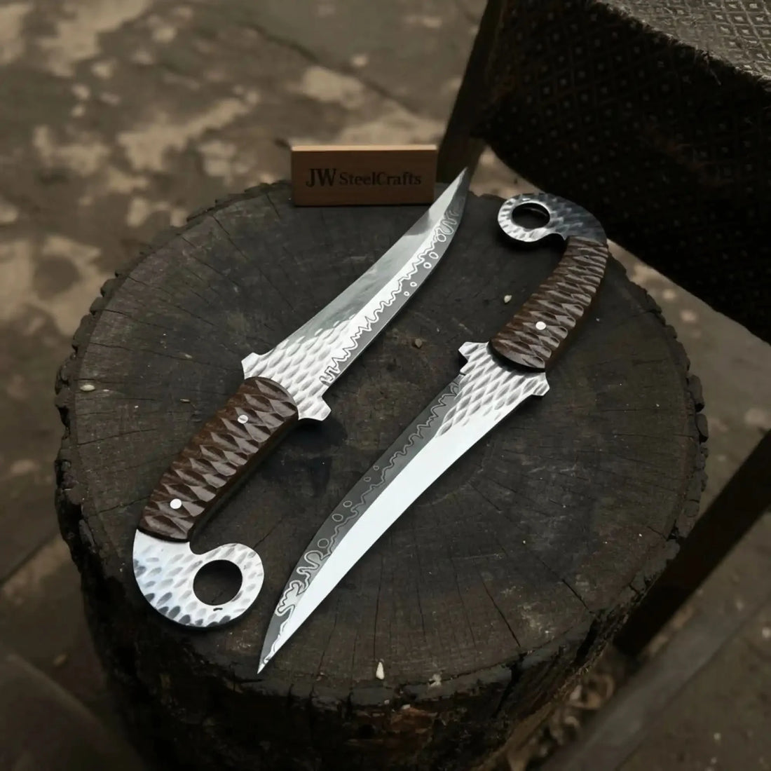 Handcrafted Persian Fixed Blade Knife Trailing Point Finger Ring